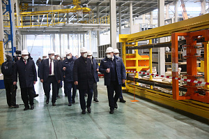 Сергей Чемезов  и Алексей Песошин посетили прессово-рамный завод «КАМАЗа»